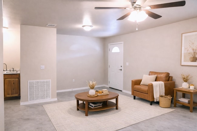 Building Photo - 105 Oak Trail St