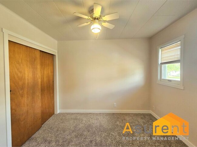 Building Photo - MOVE IN SPECIAL: $500 OFF on First Full Months Rent! Freshly Renovated 2-Bedroom, 1-Bath Duplex i...