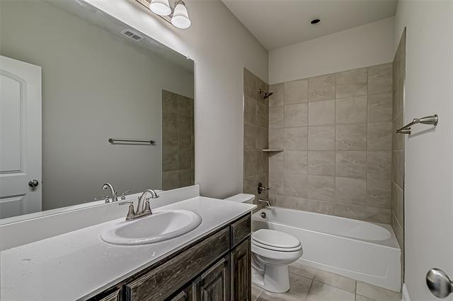 Building Photo - 327 Sweetspire Dr