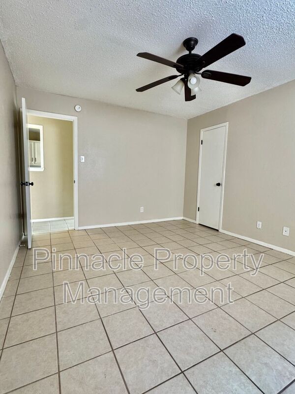 Building Photo - 1237 Tres Rios Dr