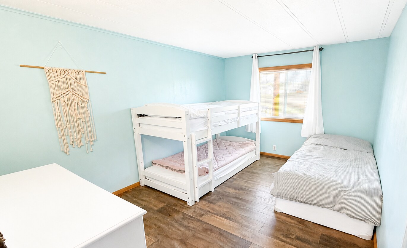 2nd bedroom - 531 Greggs Rd