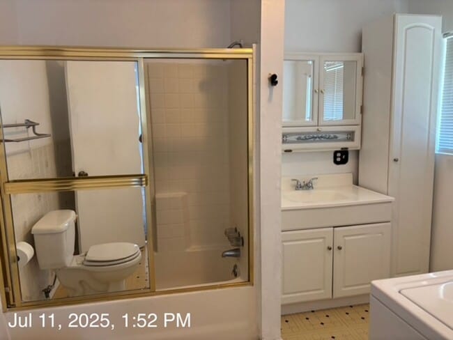 Building Photo - Take a look at this Maxwell home!