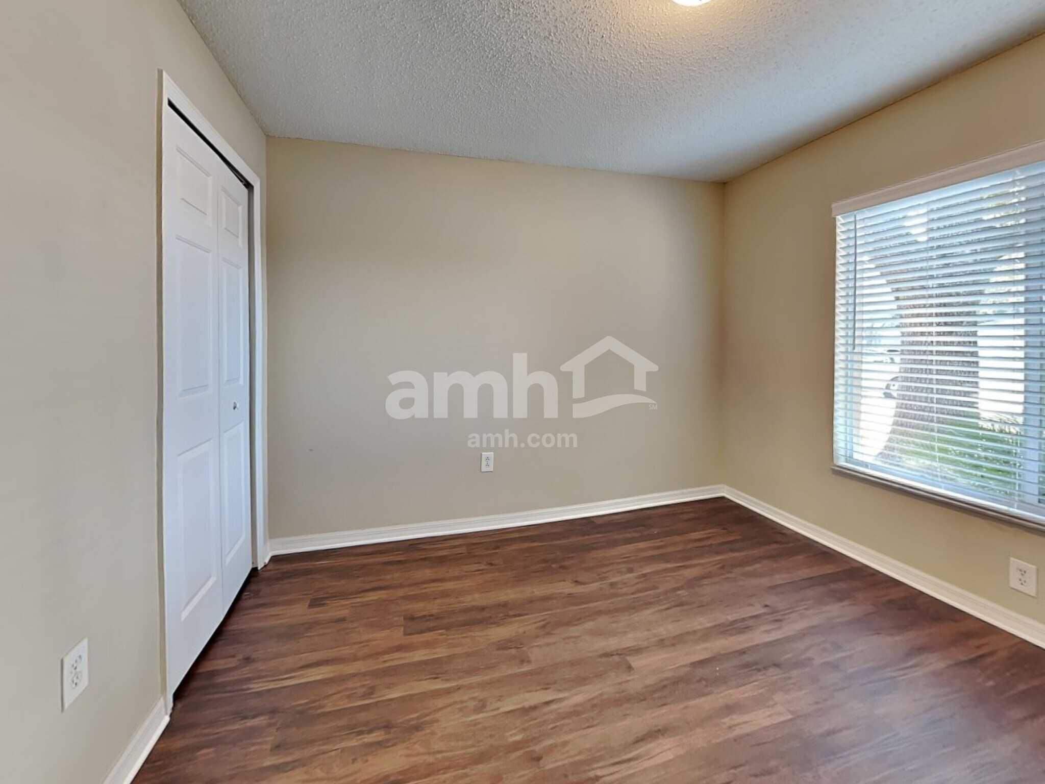 Building Photo - 3144 Summer House Dr