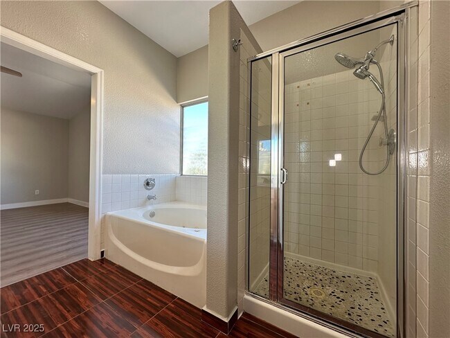 Building Photo - 6987 Wineberry Dr