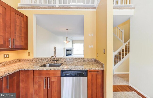 Building Photo - 2810 Yarling Ct