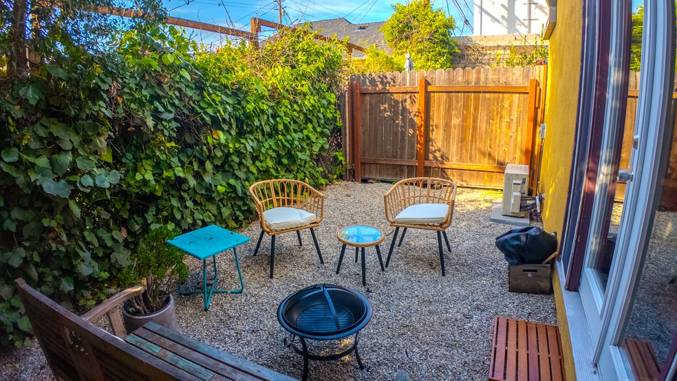 Building Photo - 1239 N Commonwealth Ave