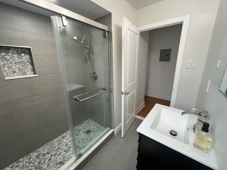 Bathroom - 14 Troy Dr
