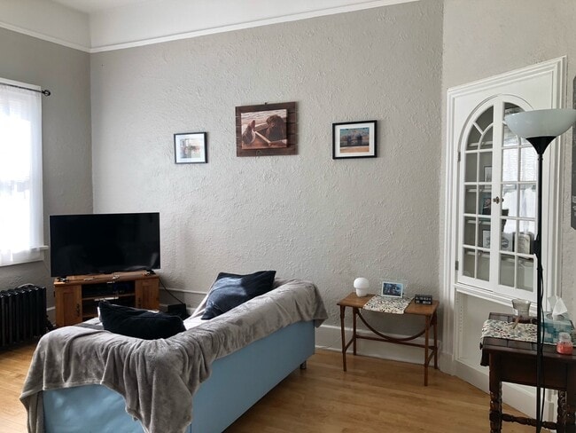 Building Photo - 2460 S Delaware Ave