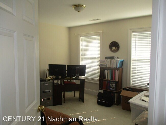 Building Photo - 3 br, 2 bath House - 3812 War Hill Green