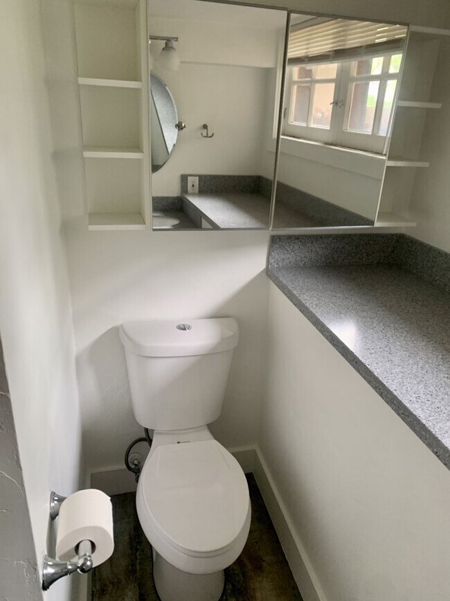 Building Photo - RES_6158LLC_DENSLEY_470