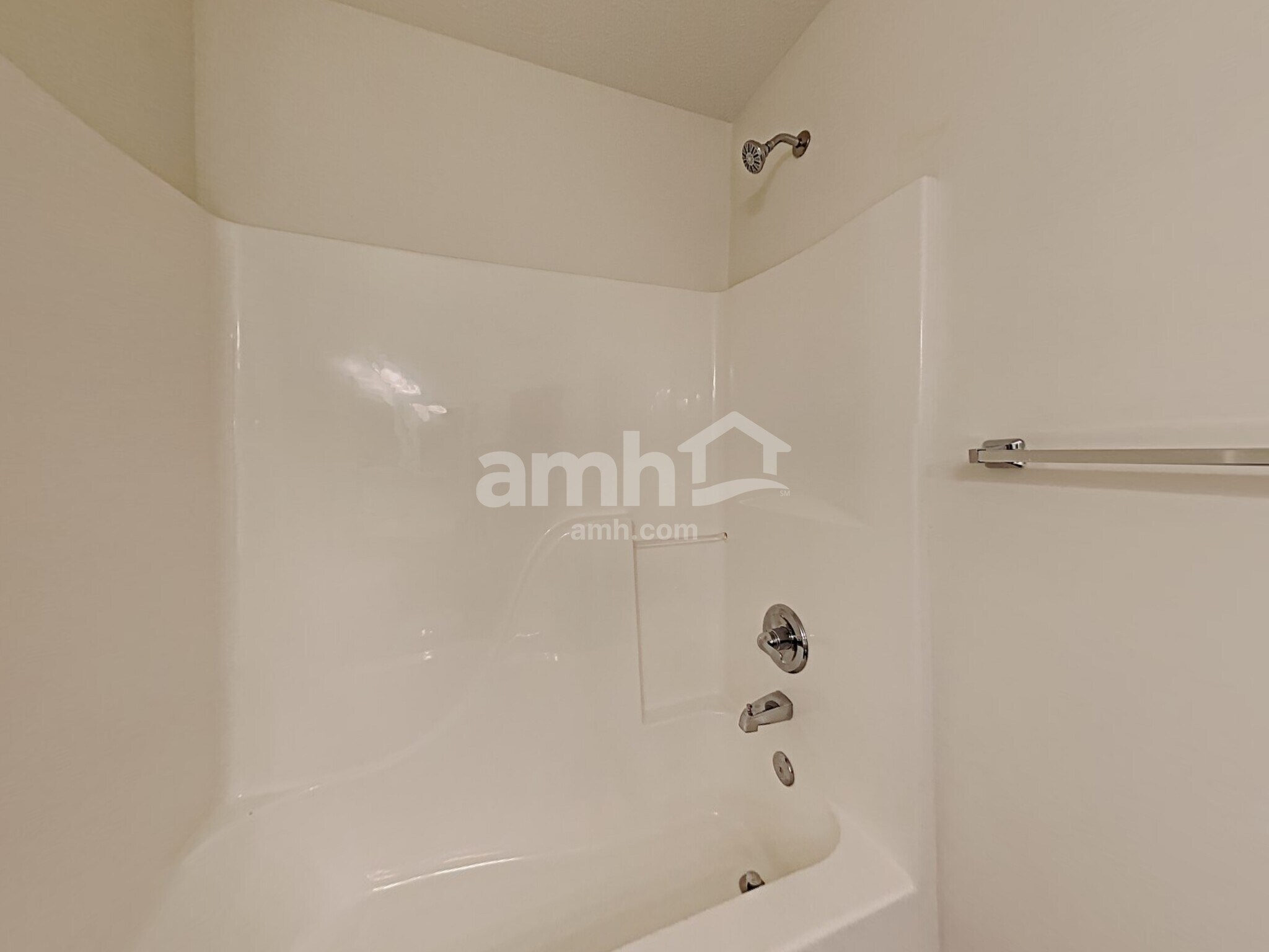 Building Photo - 1504 Beaconcrest Cir