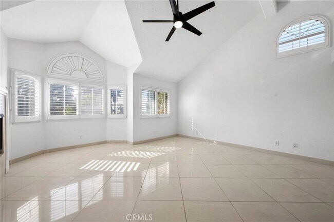 Building Photo - 1232 Meadow Ct