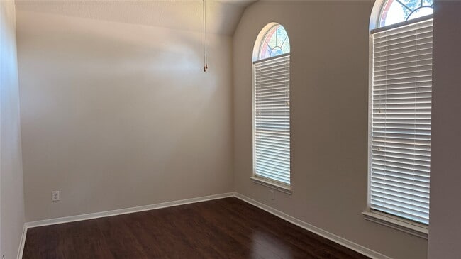 Building Photo - 2107 Auburn Vale St