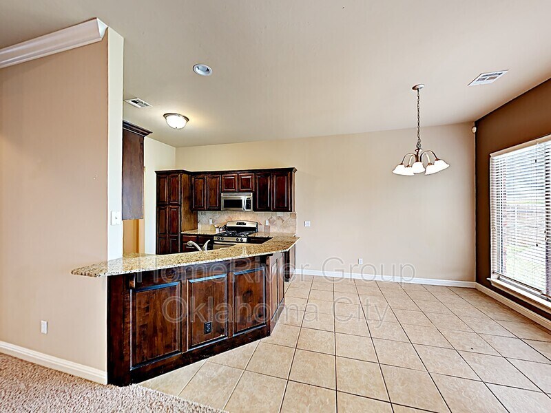 Building Photo - 19104 Canyon Creek Pl