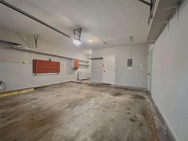 Building Photo - 11917 Meadowfire Dr