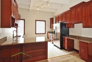 Interior Photo - Gallery 3450