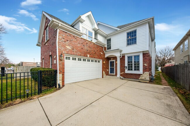 Building Photo - 844 N Ellsworth St