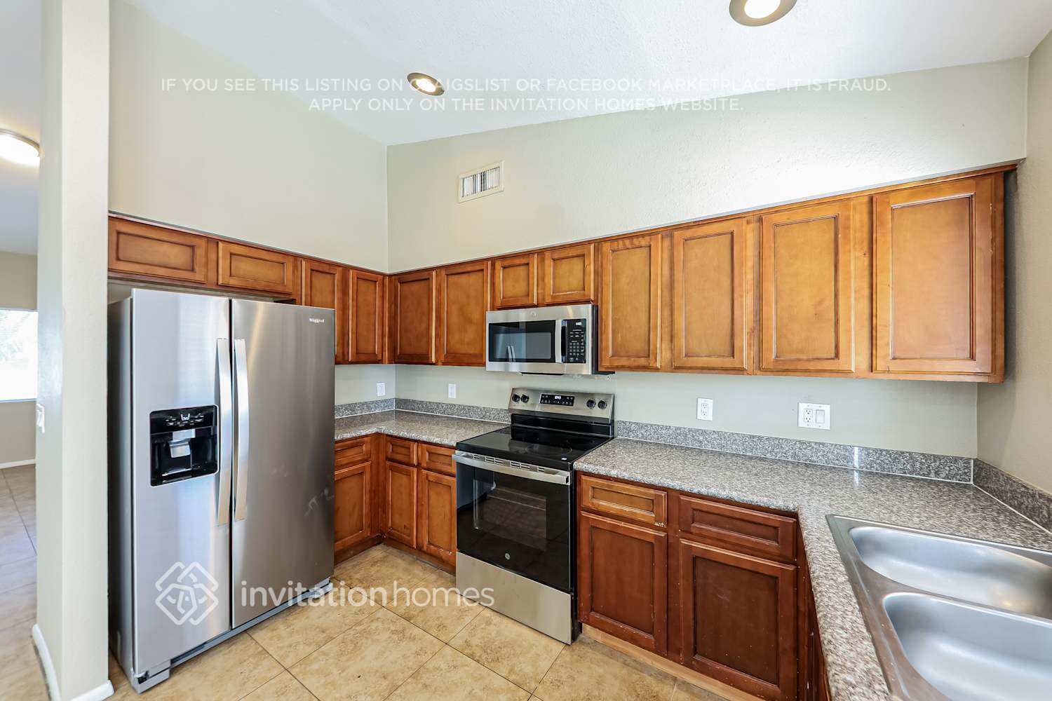 Building Photo - 3029 N Comanche Dr