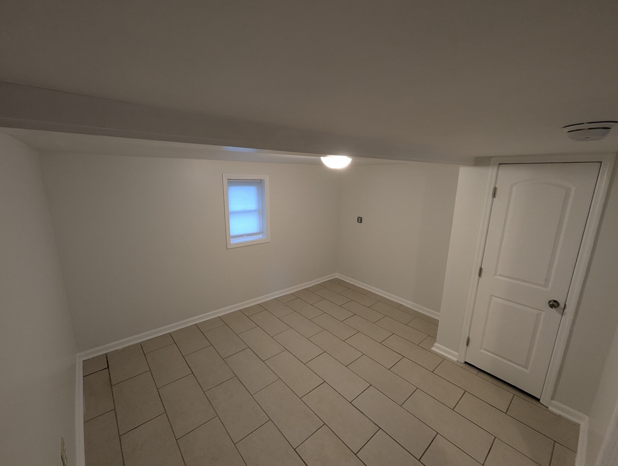 Building Photo - 1325 E 40th St