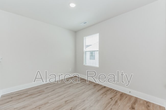 Building Photo - 118 Silverwood Ct