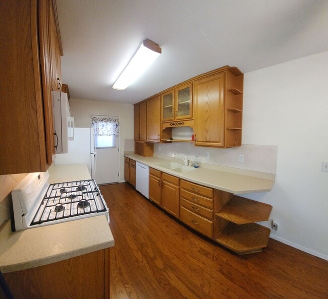 Building Photo - 2 bedroom 1 bath home in fantastic location
