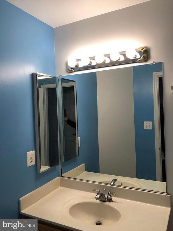Building Photo - 8077 Sebon Dr