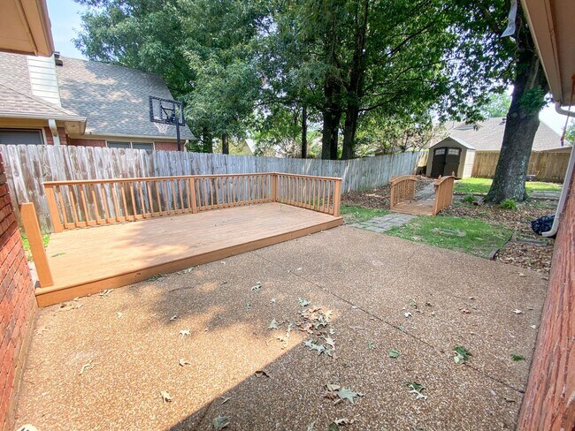 Building Photo - 3 bed 2 bath in Cordova w/ nearly 1800 Sq ft