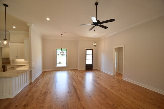 Building Photo - First Months Rent  Move In Special just $1799