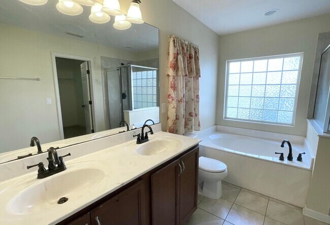 Building Photo - 133 Camden Cay Dr