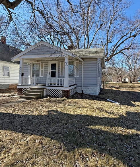 Building Photo - 2017 N Graceland Ave