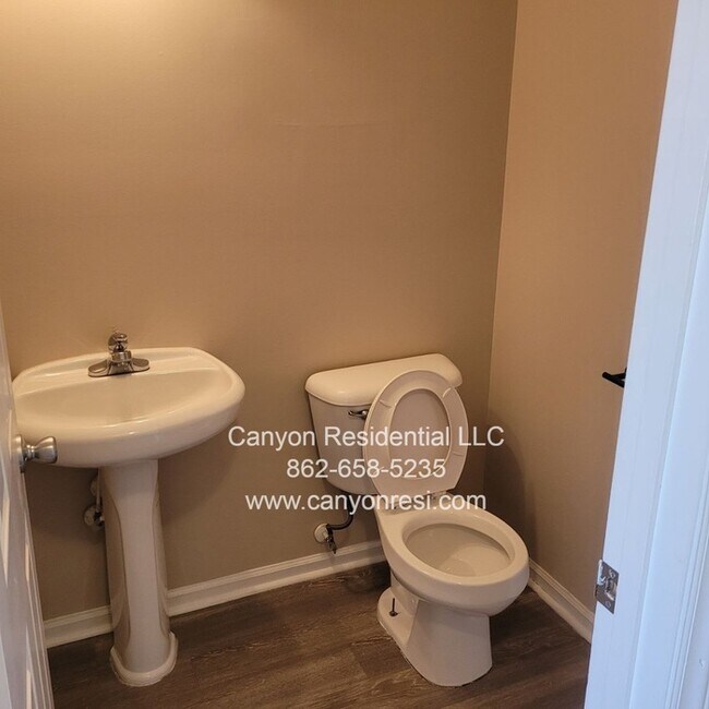 Building Photo - 4396 Moat Dr