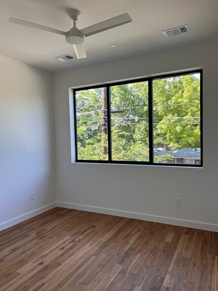 Building Photo - 500 Irma Dr