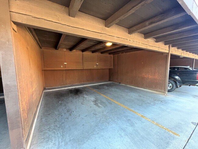 Building Photo - CONDO - OAK CREEK ESTADOS - VILLAGE OF OAK CREEK