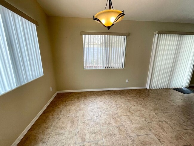 Building Photo - Beautiful 3 Bedroom Home in Cul de Sac!