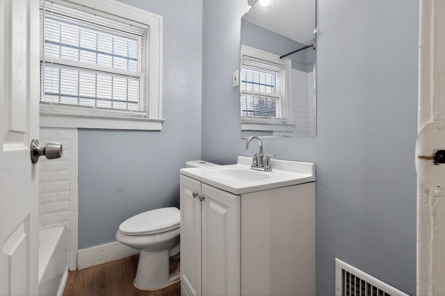 Building Photo - 16701 Tuller St