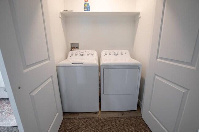 Building Photo - 642 E 460 S