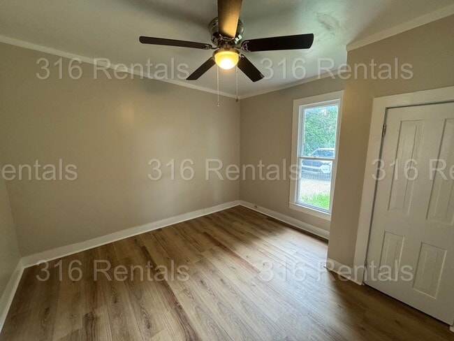 Building Photo - $875 - 2 bed 1 bath - Single Family Home