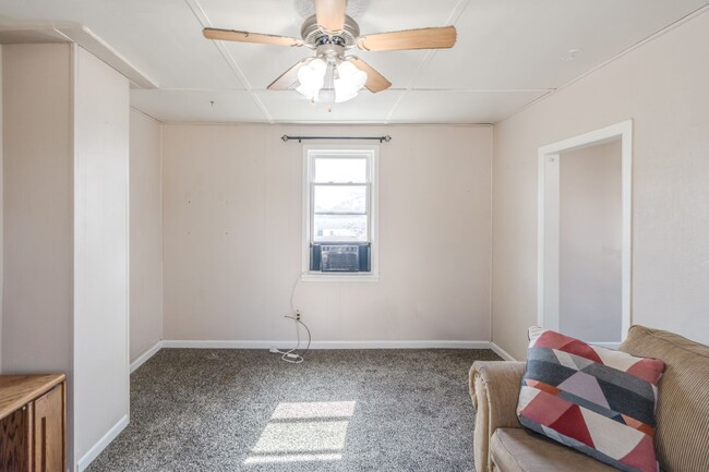 Building Photo - 505 S 10th St
