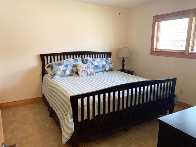 Building Photo - AVAILABLE 2027 SEASON! ! PGI HEATED POOL, WATERFRONT, BOAT LIFT