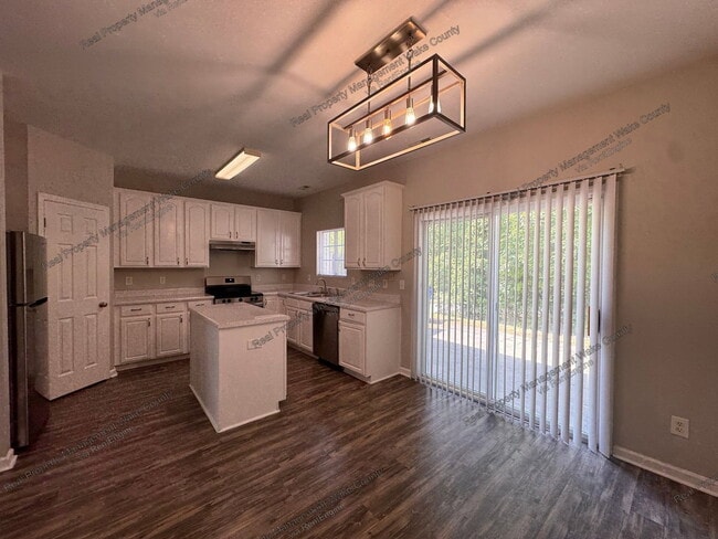 Building Photo - 424 Alero Rd