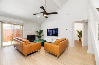 Building Photo - 4242 N Capistrano Dr