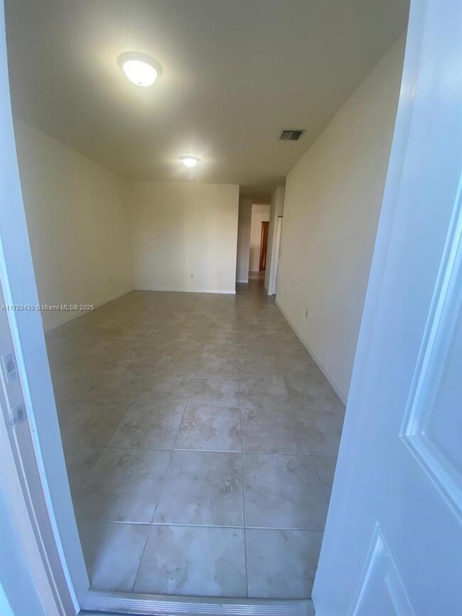 Building Photo - 17460 SW 153rd Ave