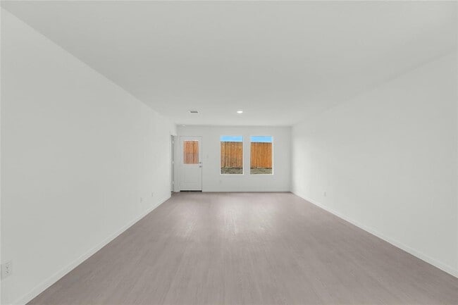 Building Photo - 263 Ottawa Way