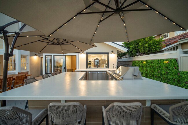 Building Photo - Experience Coastal Living at Its Finest in...