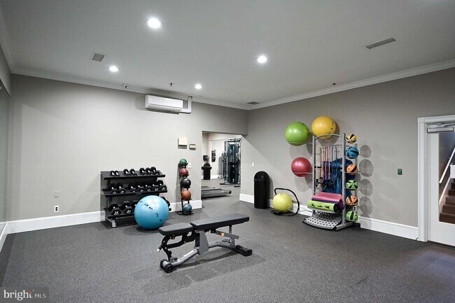 Building Photo - 1570 Spring Gate Dr.