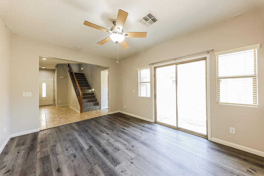 Building Photo - 14210 W Country Gables Dr