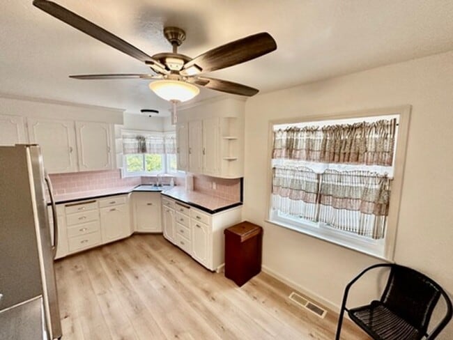 Building Photo - 112 College Way