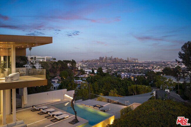 Primary Photo - 1430 Sunset Plaza Dr