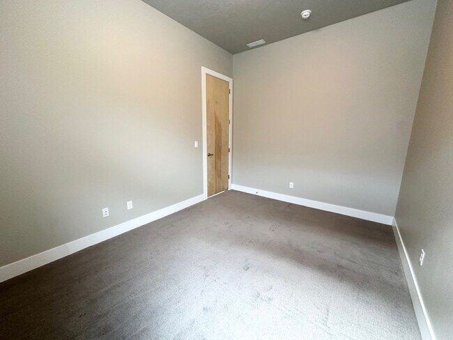 Building Photo - Rarely available in the most preferred River District! Available July 2026