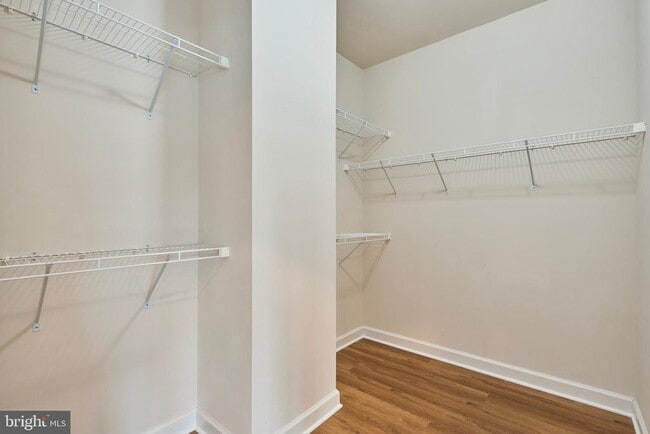 Building Photo - 21276 Hyrst Grove Terrace